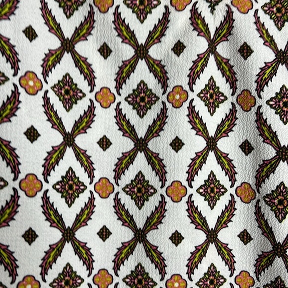 Valerie Stevens Women’s geometric pattern top with lace Size XL - Picture 2 of 6